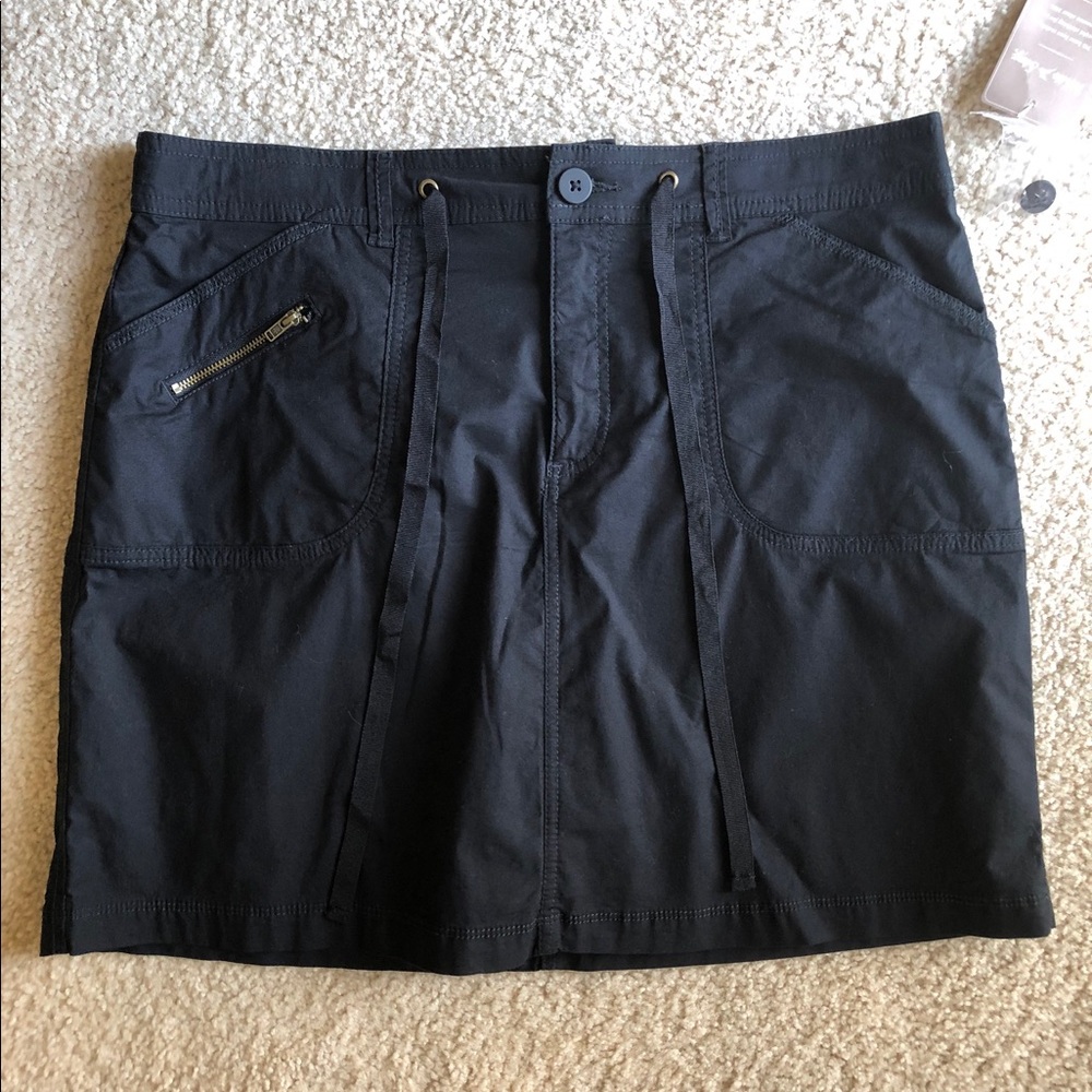 White stag black cotton blend skort